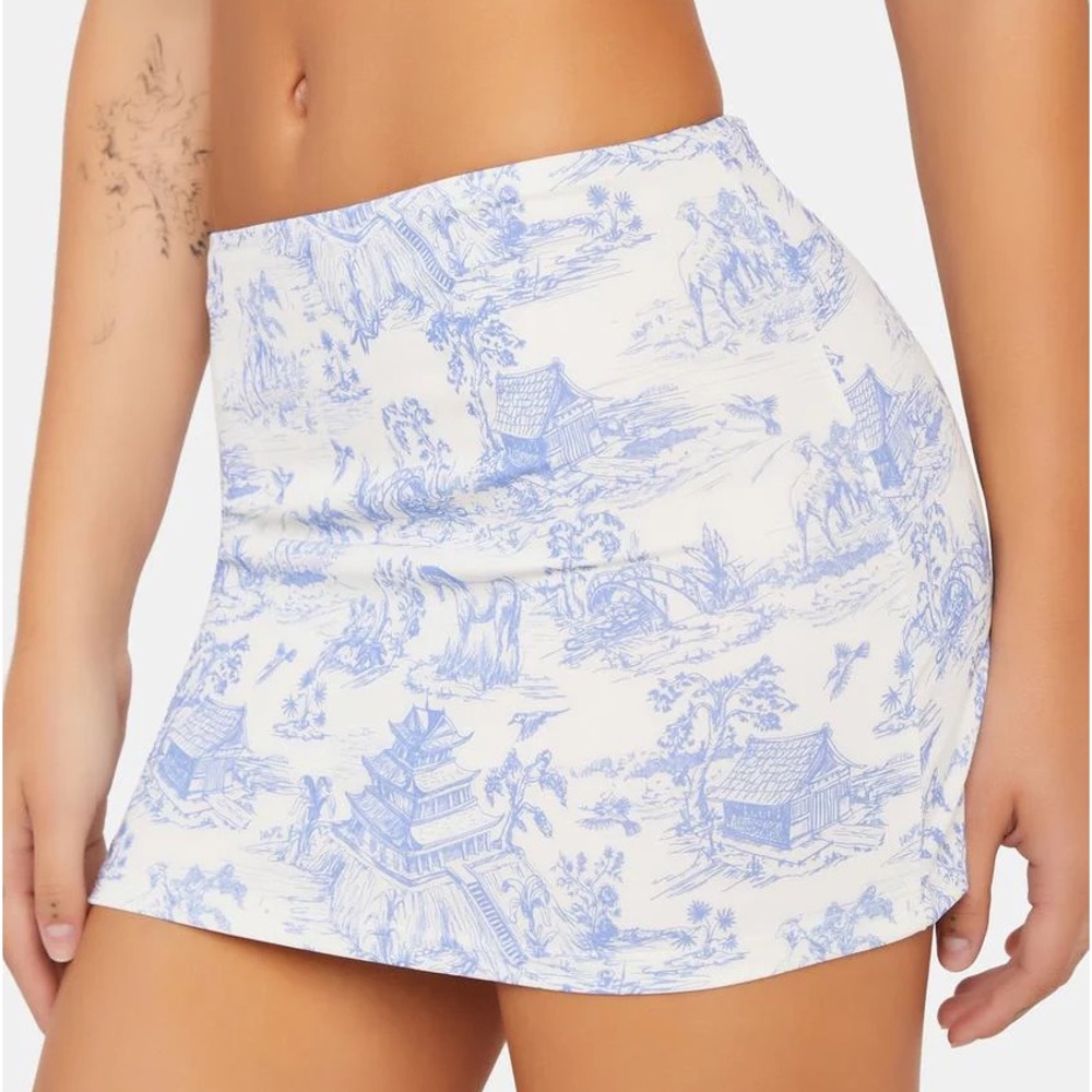 Edikted Porcelain Print Low rise mini skirt